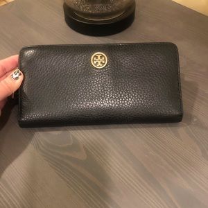 Tory  Burch black wallet
